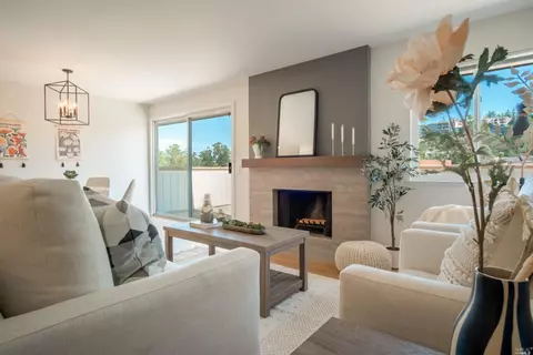 955 S Eliseo Dr #8, Greenbrae, CA 94904