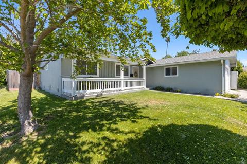 100 Redwing St, Vallejo, CA 94589