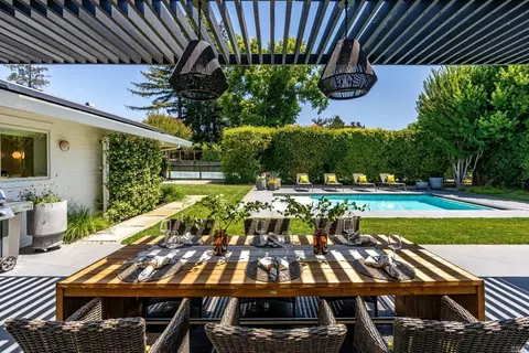 1060 Lorraine Dr, Napa, CA 94558