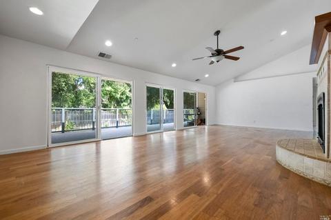 414 E 1st St, Cloverdale, CA 95425 photo 5