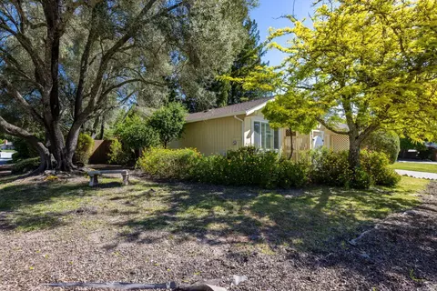 6581 Stone Bridge Rd, Santa Rosa, CA 95409
