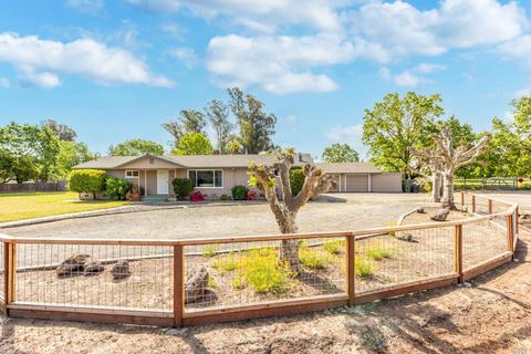 1074 Yuba Dr, Santa Rosa, CA 95407