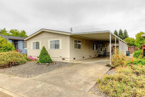 16 Westgate Cir, Santa Rosa, CA 95401
