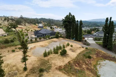 1940 Bent Tree Pl, Santa Rosa, CA 95404