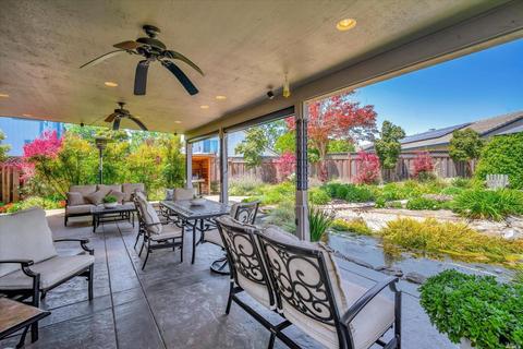 311 Northampton Dr, Windsor, CA 95492 photo 2