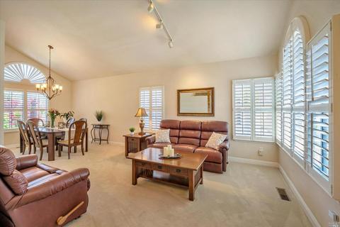 311 Northampton Dr, Windsor, CA 95492 photo 9