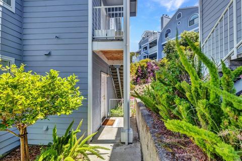 161 Sea Crest Cir, Vallejo, CA 94590 photo 2