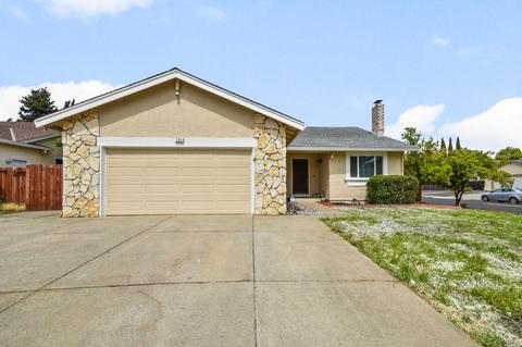720 Sequoia Dr, Fairfield, CA 94533 photo 2