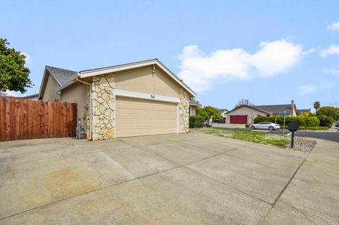 720 Sequoia Dr, Fairfield, CA 94533
