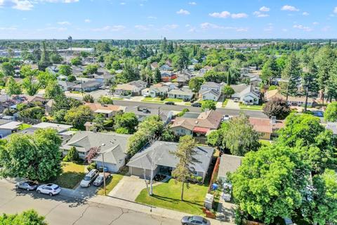 631 W D St S, Dixon, CA 95620 photo 9