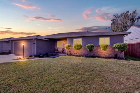 631 W D St S, Dixon, CA 95620