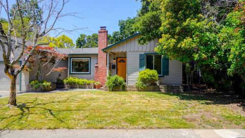 38 Los Alondras Ct, Novato, CA 94947