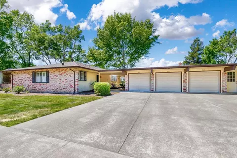 361 Pythian Rd, Santa Rosa, CA 95409