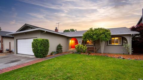 42 Eastside Cir, Petaluma, CA 94954