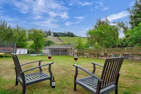 3215 Bloomfield Rd, Sebastopol, CA 95472