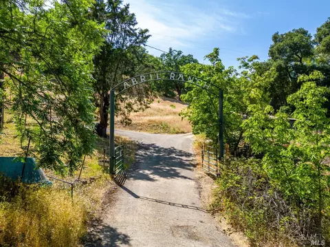 10975 Geysers Rd, Cloverdale, CA 95425