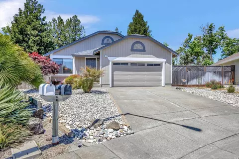 7403 Monique Pl, Rohnert Park, CA 94928