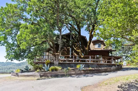 60 Mittelstadt Ln, Cloverdale, CA 95425