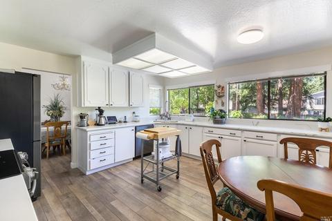 1263 Larkin Dr, Sonoma, CA 95476 photo 7