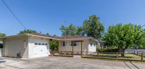 565 3rd St W, Sonoma, CA 95476