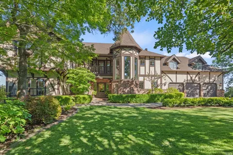 15 Hampton Ln, Novato, CA 94945