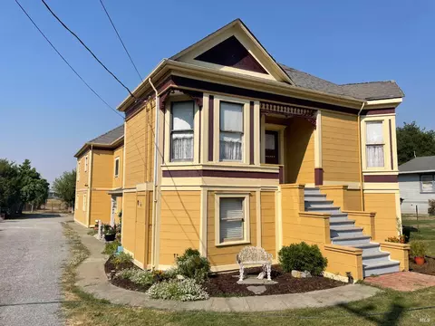 3740 Skillman Ln, Petaluma, CA 94952