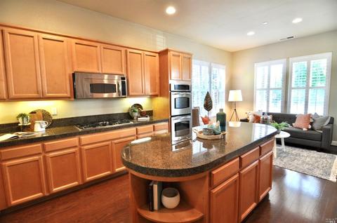 642 Chardonnay Pl, Windsor, CA 95492 photo 3