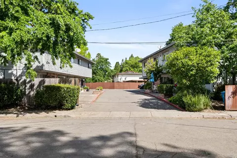 1101-1105 Jennings Ave, Santa Rosa, CA 95401