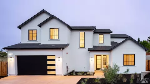 2270 Newgate Ct, Santa Rosa, CA 95404