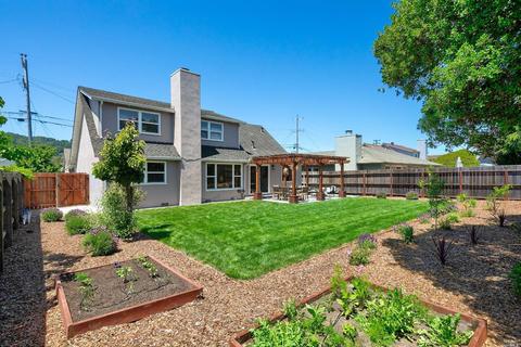 10 Granada Dr, Corte Madera, CA 94925