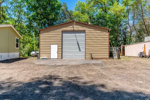 470 Grove St, Willits, CA 95490 photo 3
