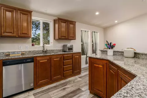 470 Grove St, Willits, CA 95490 photo 7