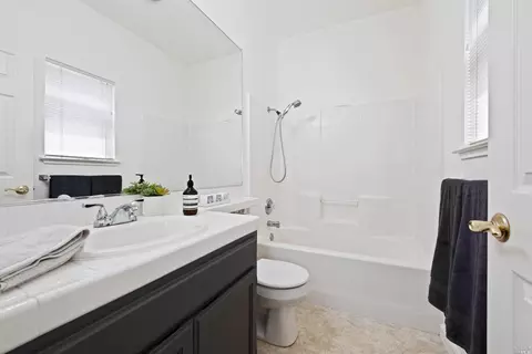 819 Les Brown Ct, Windsor, CA 95492 photo 13