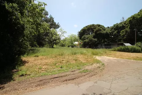 271 Cleveland Ave, Petaluma, CA 94952