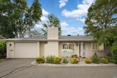 7 Oakgreen, Santa Rosa, CA 95409