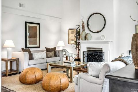 931 Mariposa Ln, Saint Helena, CA 94574