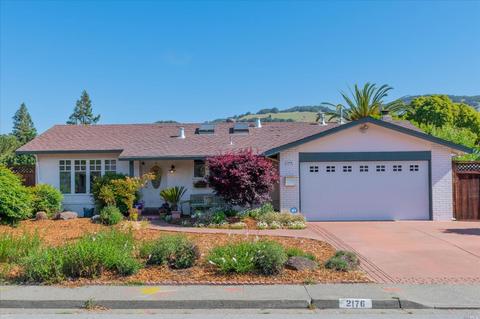 2176 Feliz Dr, Novato, CA 94945