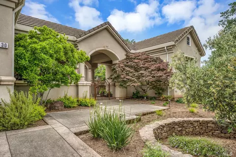 1130 Castle Oaks Dr, Napa, CA 94558