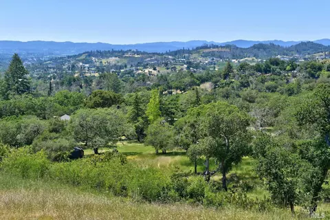 5450 Idlewood Dr, Santa Rosa, CA 95404