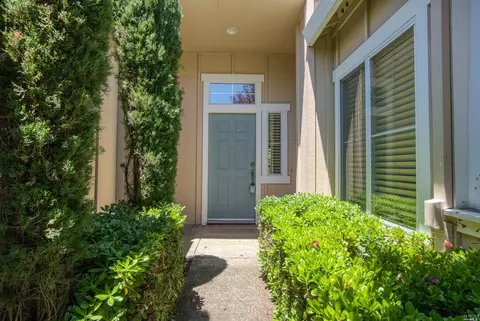 104 W Brookside Dr, Cloverdale, CA 95425 photo 3