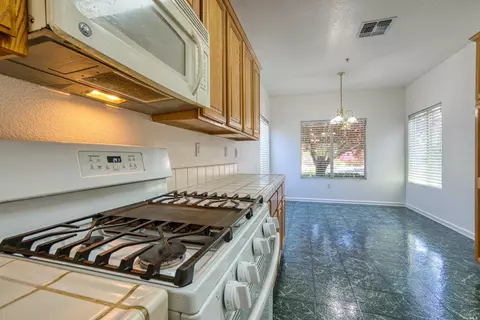 104 W Brookside Dr, Cloverdale, CA 95425 photo 7