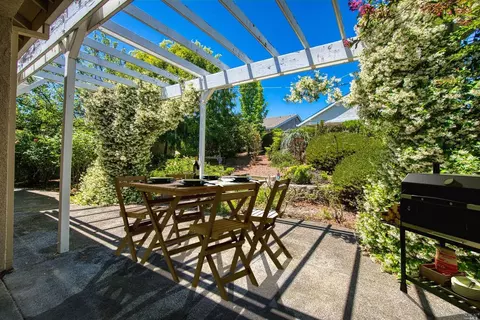 104 W Brookside Dr, Cloverdale, CA 95425 photo 29