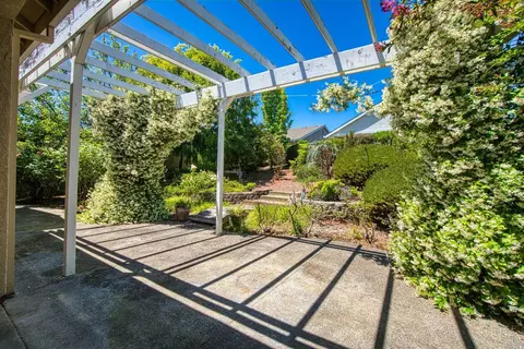 104 W Brookside Dr, Cloverdale, CA 95425 photo 30
