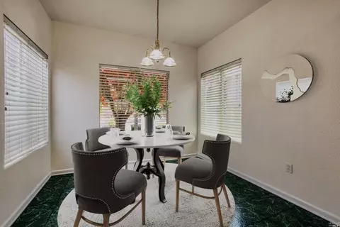 104 W Brookside Dr, Cloverdale, CA 95425 photo 4