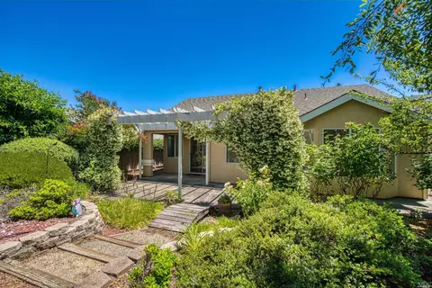 104 W Brookside Dr, Cloverdale, CA 95425 photo 32