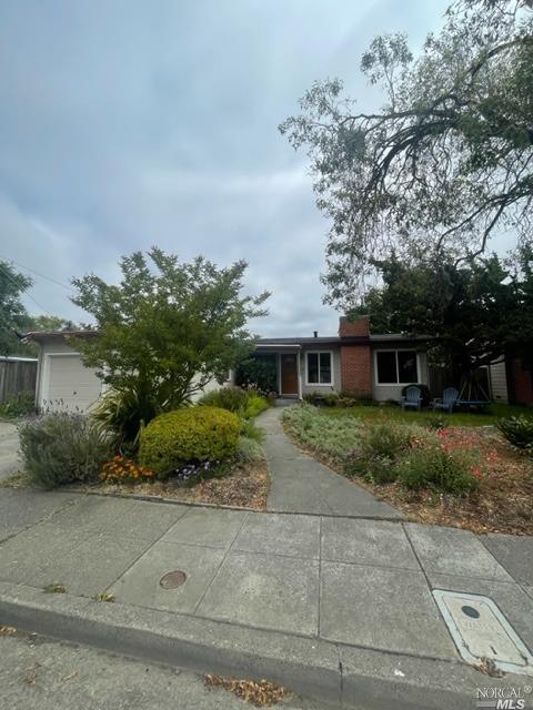 404 Ashbury Ave, Santa Rosa, CA 95404