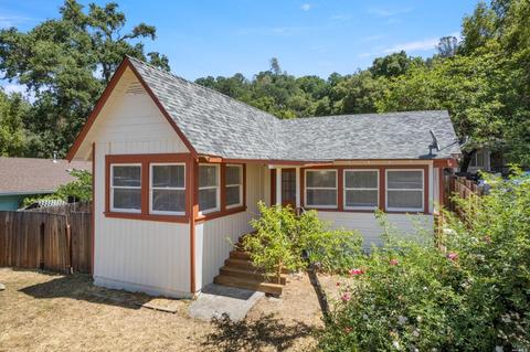 3420 Country Club Dr, Lucerne, CA 95458