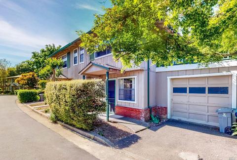 1532 North St, Santa Rosa, CA 95404