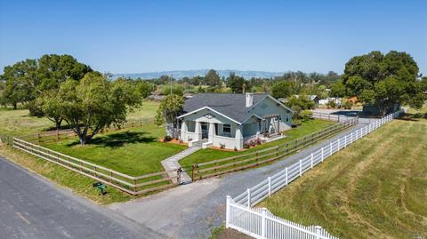 1250 Thompson Ln, Petaluma, CA 94952