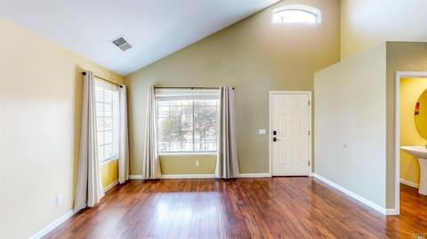9404 Lazy Creek Dr, Windsor, CA 95492 photo 5